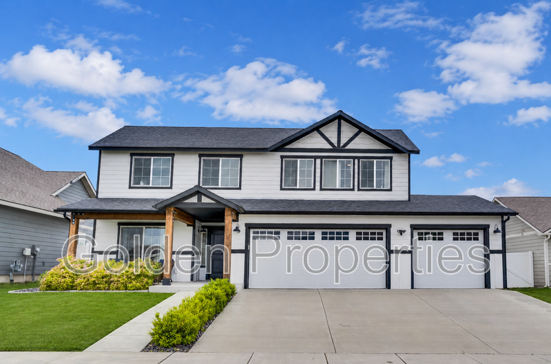 Large Beautiful Home in a Fantastic Neighborhood! - Two Full-Sized Kitchens! property image