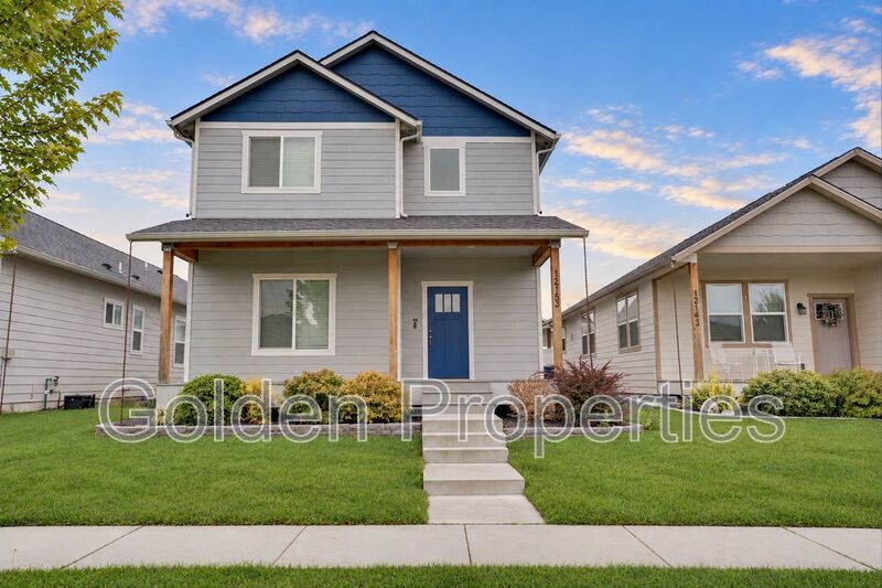 4 Bed, 2.5 Bath Home in Post Falls – Available NOW! property image