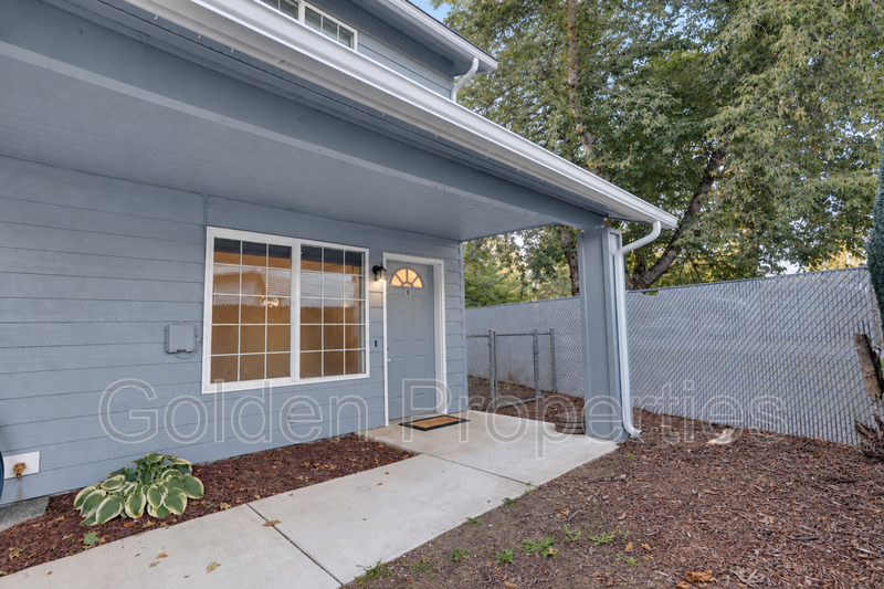 2 Bed, 1.5 Bath Duplex in Coeur d'Alene – Available Now! property image